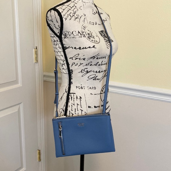 Guess Handbags - NEW GUESS BLUE CROSS BODY BAG